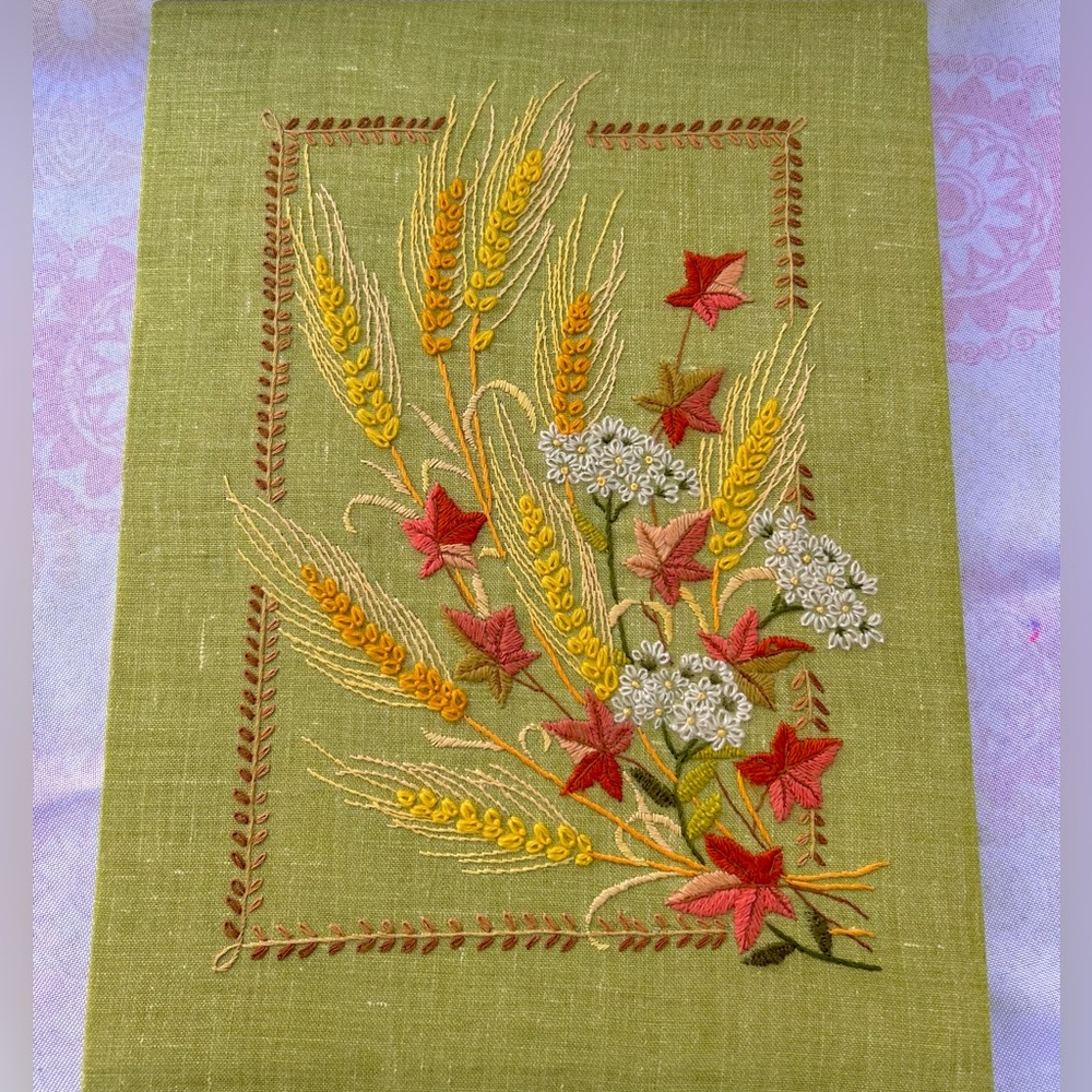 Vintage Leewards Kit Embroidered Crewel Wheat Floral Art Hand Made Green - Picture 2 of 9